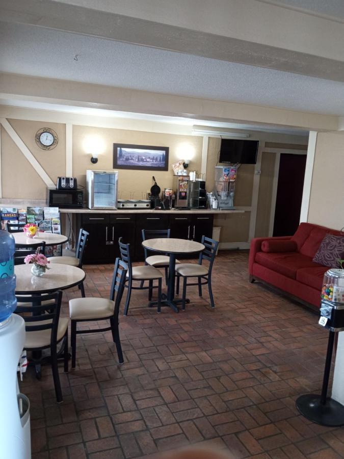 韦伯斯特城美洲最佳价值酒店 Webster City 外观 照片