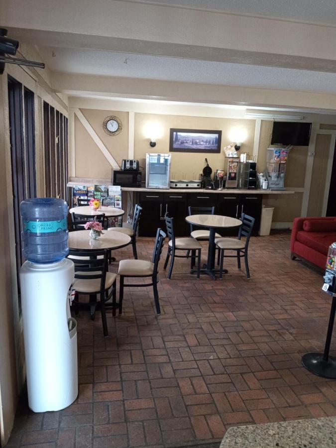 韦伯斯特城美洲最佳价值酒店 Webster City 外观 照片