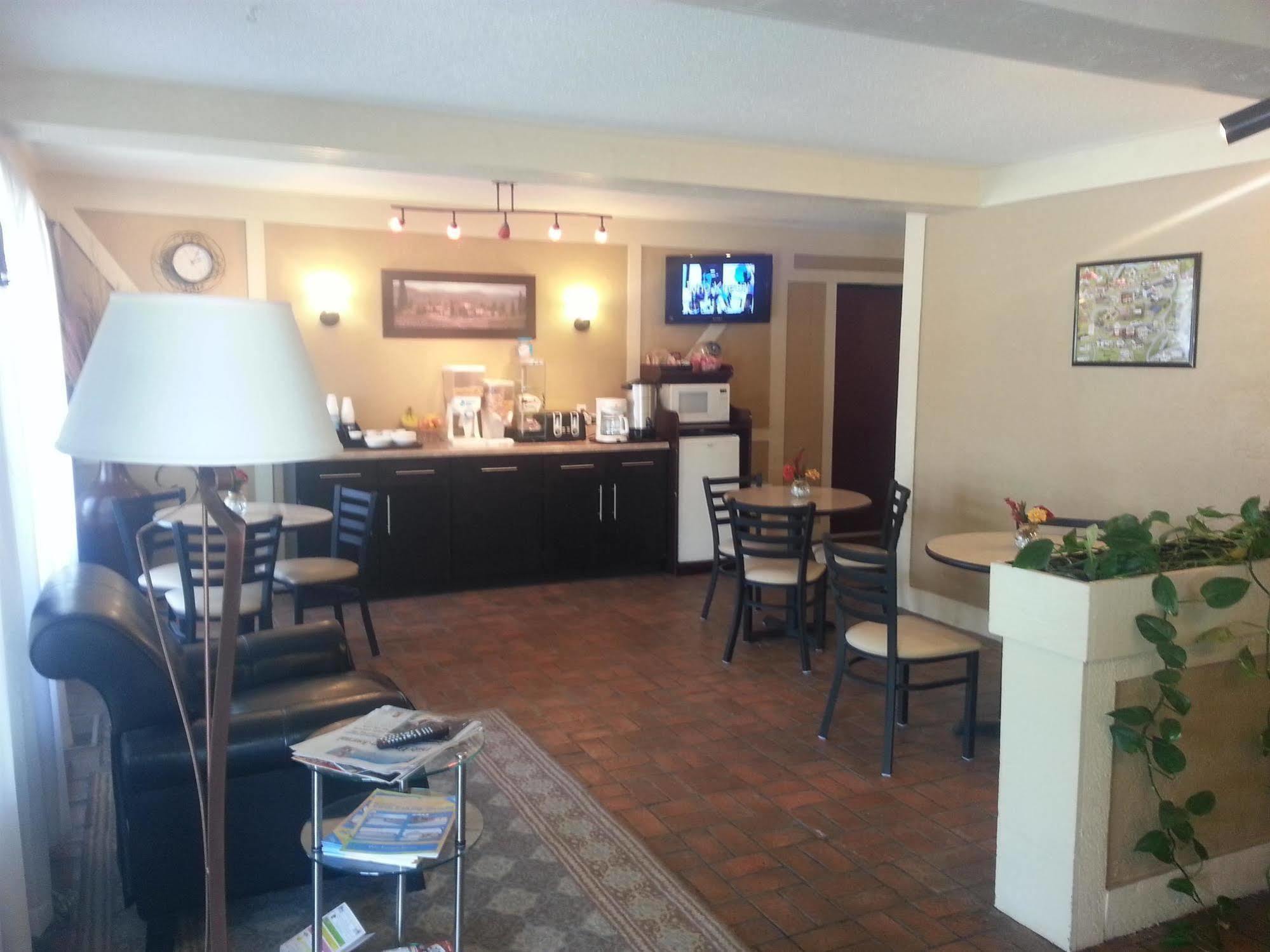韦伯斯特城美洲最佳价值酒店 Webster City 外观 照片